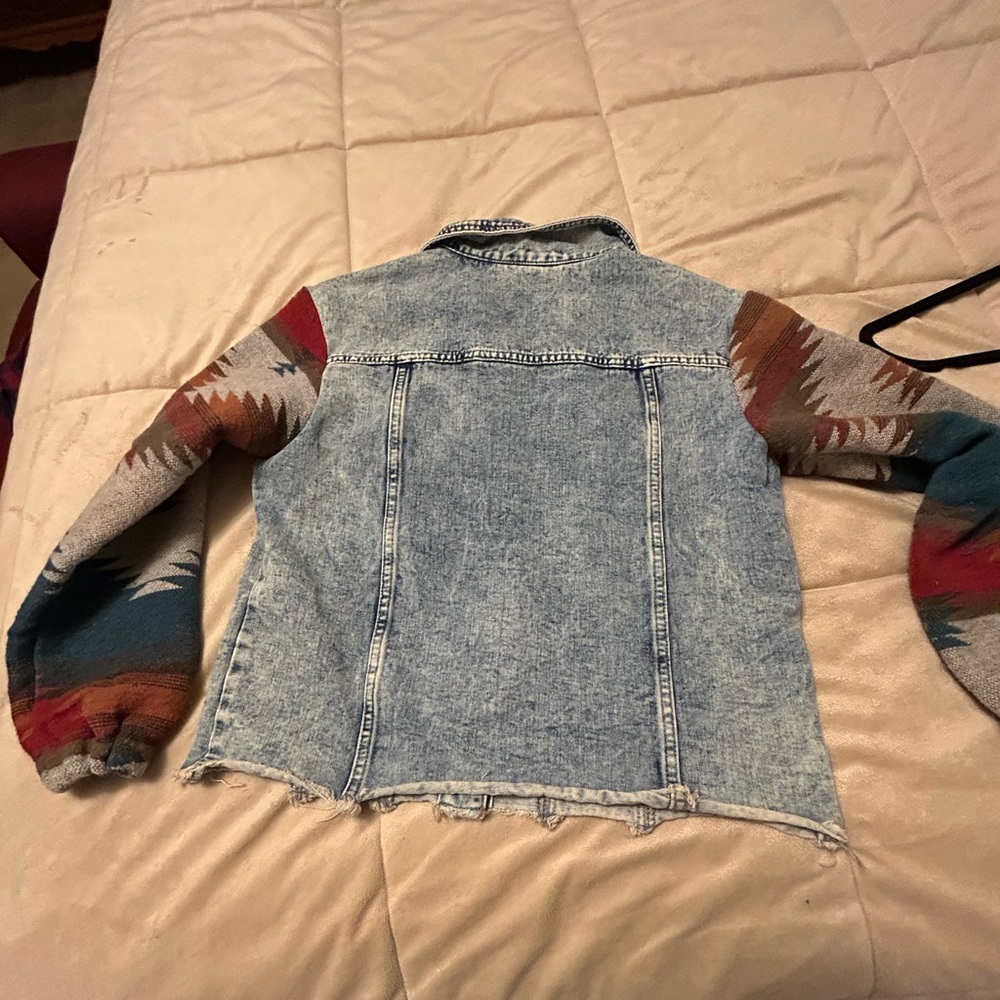 Aztec Crop Shirt Jacket Shacket - Picture 8 of 9